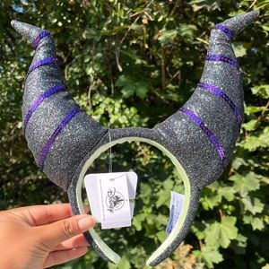 Disney Maleficent ears. Prefect for Halloween or to walear to Disneyland